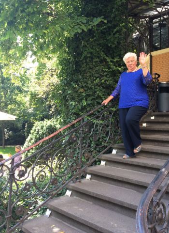 Stephanie & Oma Barbara: „Sie ist die Person, mit der ich mitunter am liebsten telefoniere & am herzlichsten lache” 2 Hey Nana - Stephanie und Oma Barbara